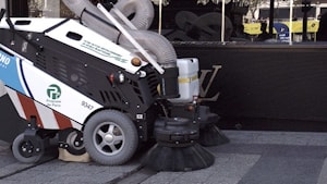Подметально-уборочная машина DURASWEEP 125